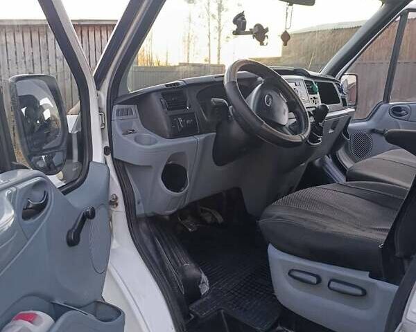 Белый Форд Транзит, объемом двигателя 2.2 л и пробегом 341 тыс. км за 5900 $, фото 10 на Automoto.ua