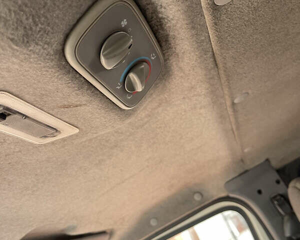 Белый Форд Транзит, объемом двигателя 2 л и пробегом 300 тыс. км за 2350 $, фото 12 на Automoto.ua