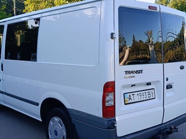 Білий Форд Транзит, об'ємом двигуна 2.2 л та пробігом 300 тис. км за 5700 $, фото 24 на Automoto.ua