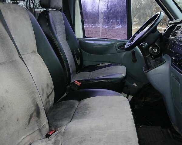 Белый Форд Транзит, объемом двигателя 2.2 л и пробегом 450 тыс. км за 6400 $, фото 4 на Automoto.ua