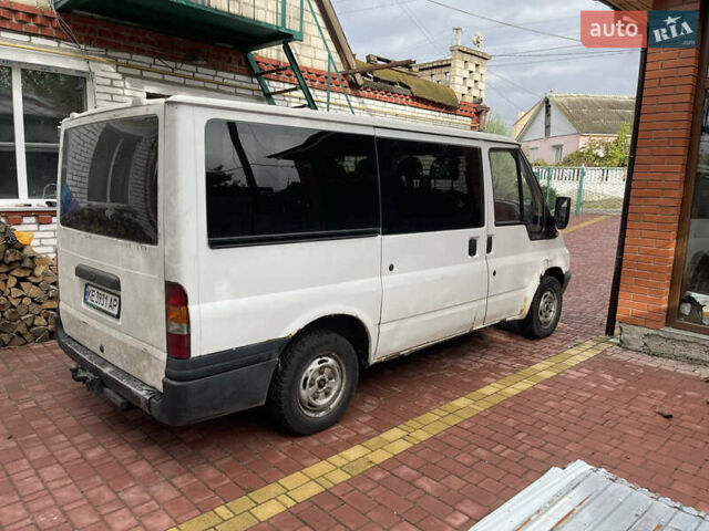 Белый Форд Транзит, объемом двигателя 2 л и пробегом 300 тыс. км за 2350 $, фото 2 на Automoto.ua