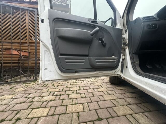 Белый Форд Транзит, объемом двигателя 1.8 л и пробегом 273 тыс. км за 3700 $, фото 10 на Automoto.ua