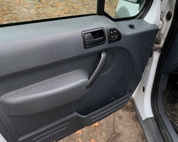 Білий Форд Транзит, об'ємом двигуна 1.75 л та пробігом 276 тис. км за 5000 $, фото 5 на Automoto.ua