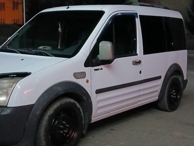 Белый Форд Транзит, объемом двигателя 1.8 л и пробегом 300 тыс. км за 3900 $, фото 1 на Automoto.ua