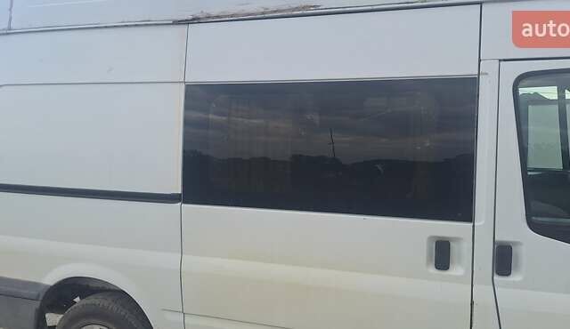 Білий Форд Транзит, об'ємом двигуна 2.4 л та пробігом 400 тис. км за 6500 $, фото 2 на Automoto.ua