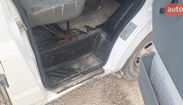 Білий Форд Транзит, об'ємом двигуна 2.4 л та пробігом 400 тис. км за 6500 $, фото 7 на Automoto.ua