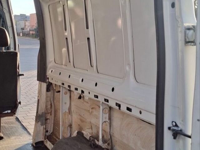 Білий Форд Транзит, об'ємом двигуна 2.2 л та пробігом 331 тис. км за 8500 $, фото 22 на Automoto.ua