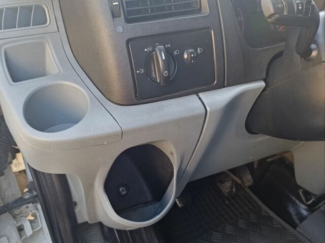 Белый Форд Транзит, объемом двигателя 2.4 л и пробегом 420 тыс. км за 7199 $, фото 19 на Automoto.ua