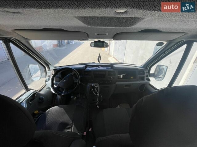 Білий Форд Транзит, об'ємом двигуна 2.2 л та пробігом 340 тис. км за 4900 $, фото 6 на Automoto.ua