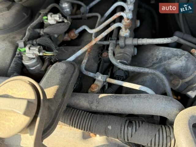 Білий Форд Транзит, об'ємом двигуна 2.4 л та пробігом 312 тис. км за 9000 $, фото 8 на Automoto.ua