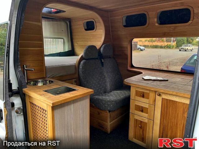 Белый Форд Транзит, объемом двигателя 2.2 л и пробегом 331 тыс. км за 9000 $, фото 4 на Automoto.ua