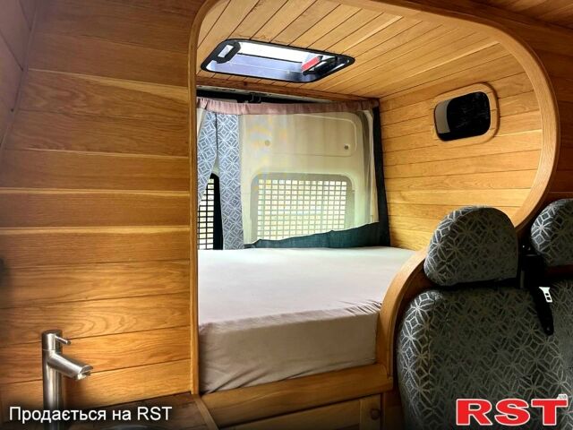 Білий Форд Транзит, об'ємом двигуна 2.2 л та пробігом 331 тис. км за 9000 $, фото 3 на Automoto.ua