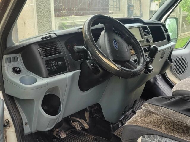 Білий Форд Транзит, об'ємом двигуна 2.2 л та пробігом 200 тис. км за 4500 $, фото 8 на Automoto.ua