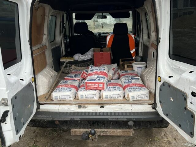 Белый Форд Транзит, объемом двигателя 1.8 л и пробегом 233 тыс. км за 3100 $, фото 5 на Automoto.ua