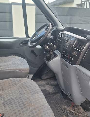 Білий Форд Транзит, об'ємом двигуна 2.4 л та пробігом 400 тис. км за 6500 $, фото 6 на Automoto.ua