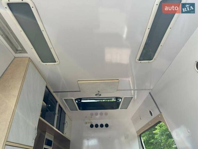 Белый Форд Транзит, объемом двигателя 2.4 л и пробегом 333 тыс. км за 15000 $, фото 5 на Automoto.ua