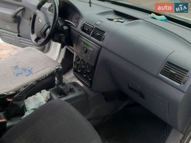 Белый Форд Транзит, объемом двигателя 1.8 л и пробегом 265 тыс. км за 5300 $, фото 7 на Automoto.ua