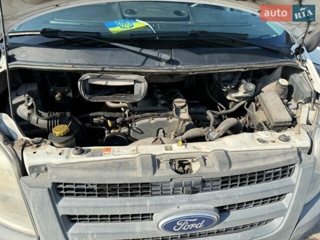 Білий Форд Транзит, об'ємом двигуна 2.4 л та пробігом 312 тис. км за 9000 $, фото 7 на Automoto.ua