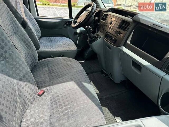 Белый Форд Транзит, объемом двигателя 2.4 л и пробегом 333 тыс. км за 15000 $, фото 6 на Automoto.ua