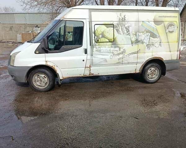 Белый Форд Транзит, объемом двигателя 2.4 л и пробегом 699 тыс. км за 4900 $, фото 2 на Automoto.ua