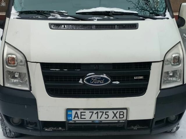 Белый Форд Транзит, объемом двигателя 2.4 л и пробегом 343 тыс. км за 7000 $, фото 1 на Automoto.ua