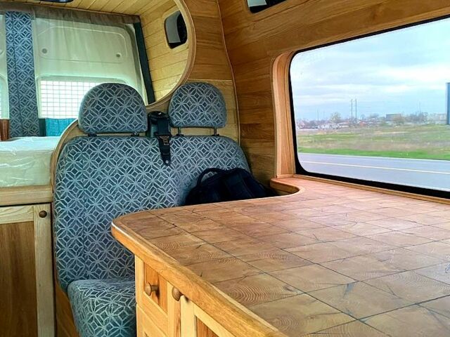 Белый Форд Транзит, объемом двигателя 2.2 л и пробегом 331 тыс. км за 9000 $, фото 5 на Automoto.ua