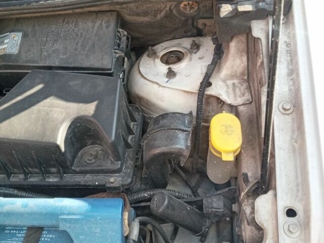 Белый Форд Транзит, объемом двигателя 1.8 л и пробегом 335 тыс. км за 0 $, фото 4 на Automoto.ua