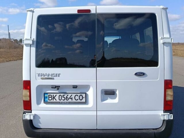 Белый Форд Транзит, объемом двигателя 2.2 л и пробегом 320 тыс. км за 7999 $, фото 1 на Automoto.ua