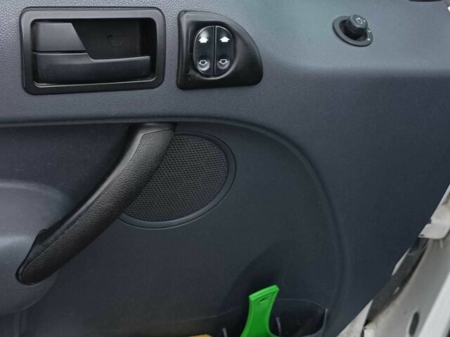 Белый Форд Транзит, объемом двигателя 1.8 л и пробегом 235 тыс. км за 4700 $, фото 11 на Automoto.ua