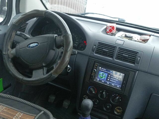 Белый Форд Транзит, объемом двигателя 1.8 л и пробегом 235 тыс. км за 4700 $, фото 4 на Automoto.ua