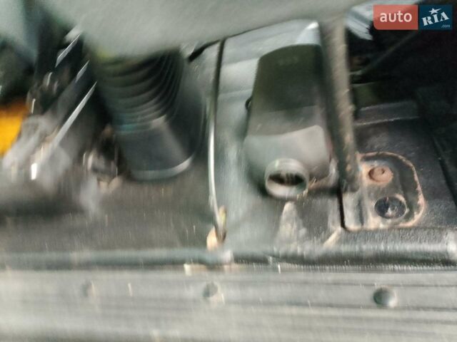 Білий Форд Транзит, об'ємом двигуна 2.2 л та пробігом 337 тис. км за 8200 $, фото 12 на Automoto.ua