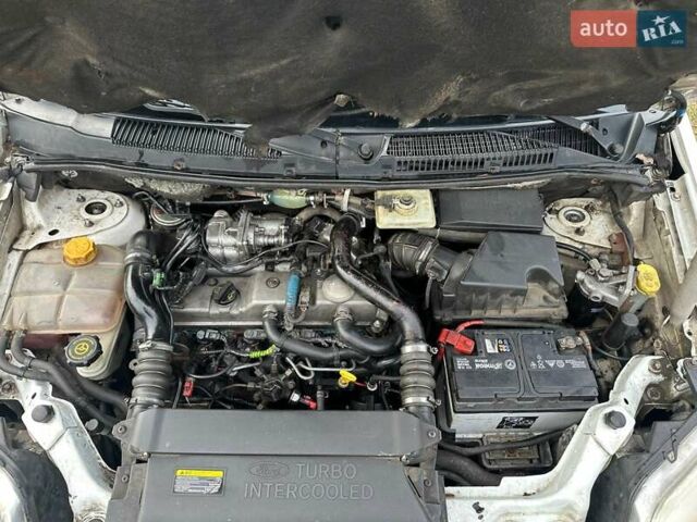 Белый Форд Транзит, объемом двигателя 1.8 л и пробегом 383 тыс. км за 4600 $, фото 8 на Automoto.ua