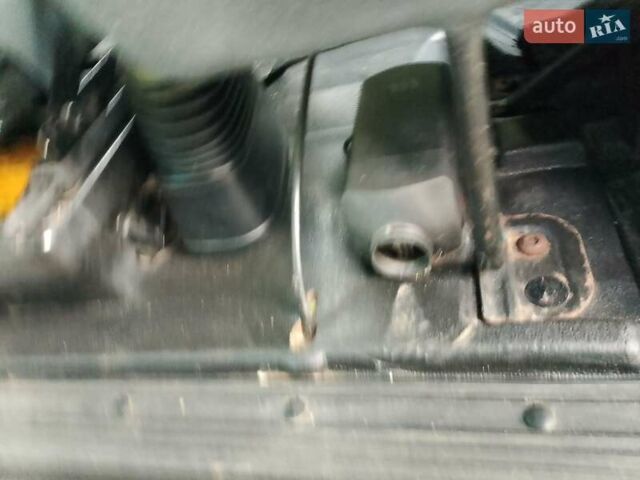 Білий Форд Транзит, об'ємом двигуна 2.2 л та пробігом 337 тис. км за 8200 $, фото 12 на Automoto.ua