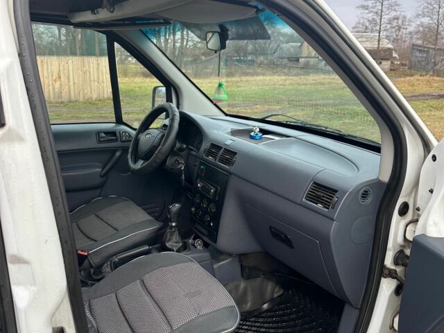 Белый Форд Транзит, объемом двигателя 1.8 л и пробегом 383 тыс. км за 4600 $, фото 7 на Automoto.ua