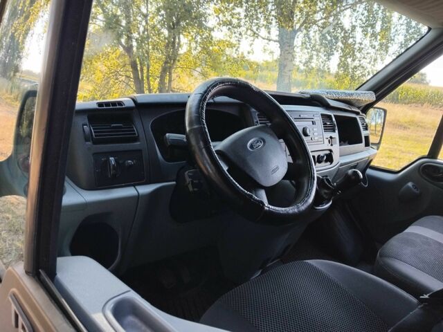 Білий Форд Транзит, об'ємом двигуна 2.2 л та пробігом 390 тис. км за 7099 $, фото 9 на Automoto.ua