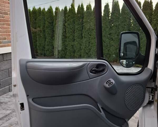 Белый Форд Транзит, объемом двигателя 2.2 л и пробегом 259 тыс. км за 8999 $, фото 9 на Automoto.ua