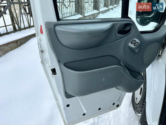 Белый Форд Транзит, объемом двигателя 2.2 л и пробегом 308 тыс. км за 8900 $, фото 29 на Automoto.ua