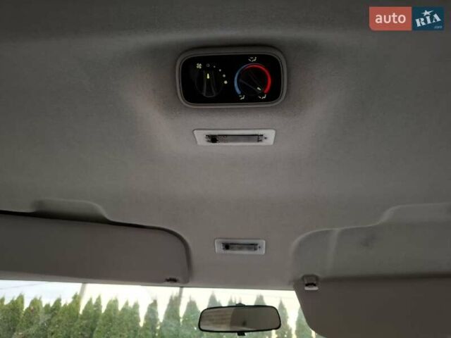 Белый Форд Транзит, объемом двигателя 2.2 л и пробегом 259 тыс. км за 8999 $, фото 19 на Automoto.ua