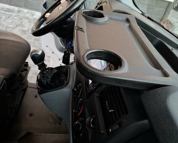 Белый Форд Транзит, объемом двигателя 2.2 л и пробегом 259 тыс. км за 8999 $, фото 28 на Automoto.ua