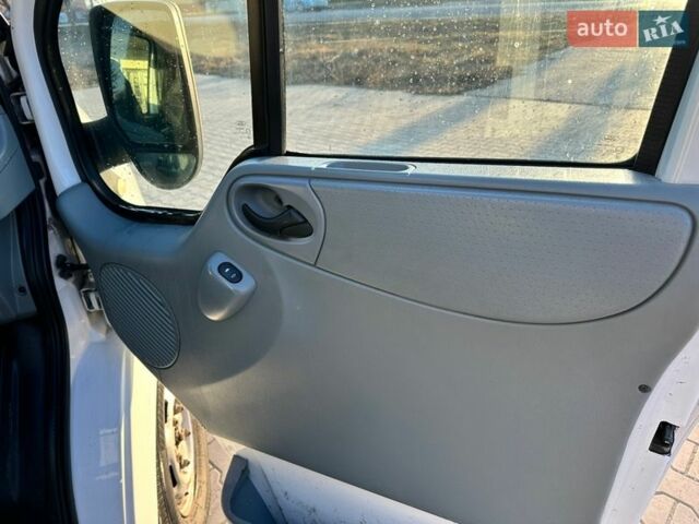 Білий Форд Транзит, об'ємом двигуна 2.2 л та пробігом 308 тис. км за 7900 $, фото 45 на Automoto.ua