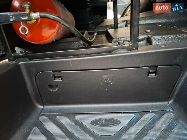 Белый Форд Транзит, объемом двигателя 2.2 л и пробегом 259 тыс. км за 8999 $, фото 30 на Automoto.ua