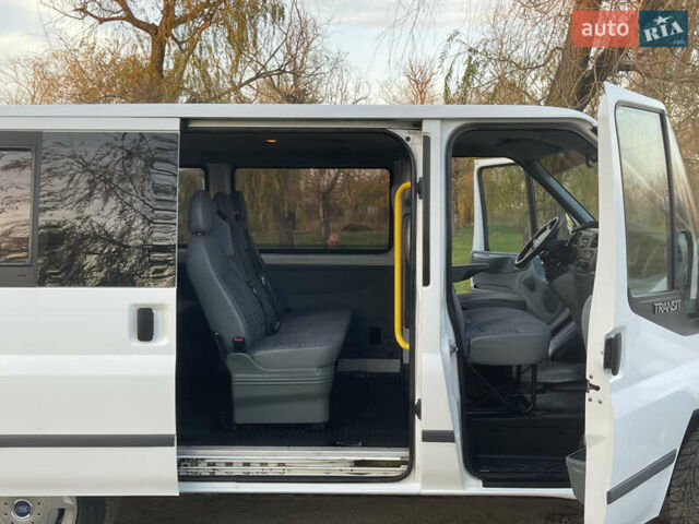 Білий Форд Транзит, об'ємом двигуна 2.2 л та пробігом 252 тис. км за 8600 $, фото 11 на Automoto.ua
