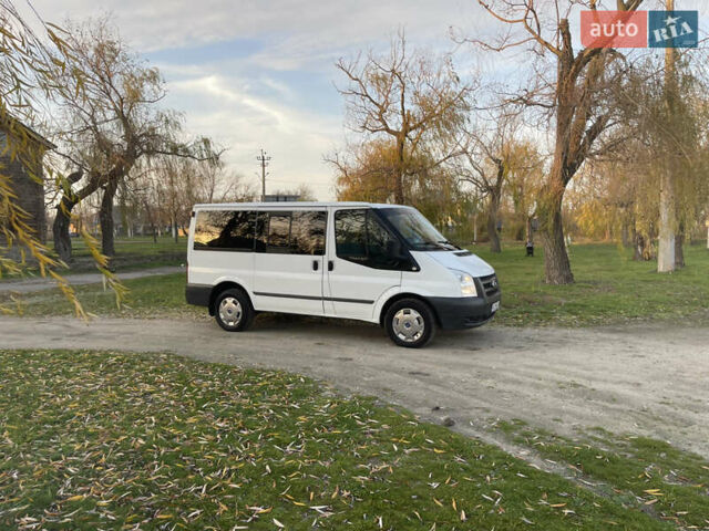Білий Форд Транзит, об'ємом двигуна 2.2 л та пробігом 252 тис. км за 8600 $, фото 2 на Automoto.ua