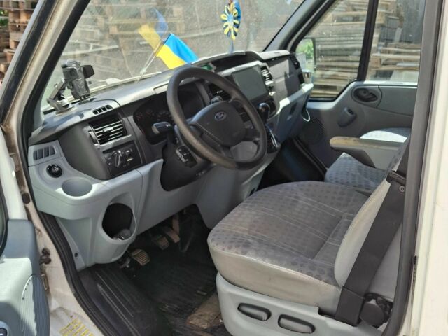 Белый Форд Транзит, объемом двигателя 0 л и пробегом 235 тыс. км за 6700 $, фото 5 на Automoto.ua
