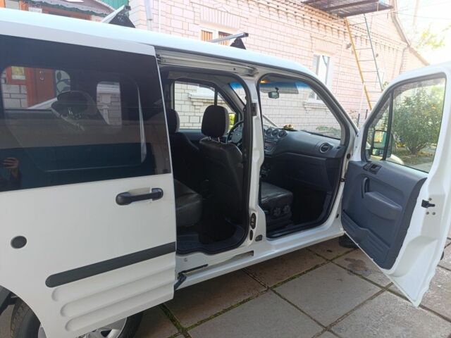 Белый Форд Транзит, объемом двигателя 1.8 л и пробегом 213 тыс. км за 6100 $, фото 23 на Automoto.ua