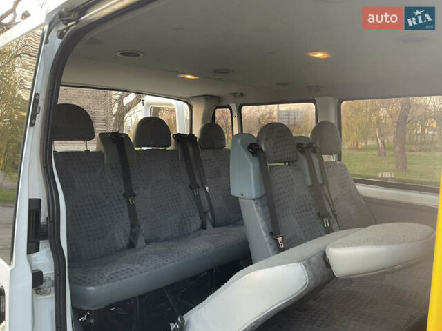 Білий Форд Транзит, об'ємом двигуна 2.2 л та пробігом 252 тис. км за 8600 $, фото 13 на Automoto.ua