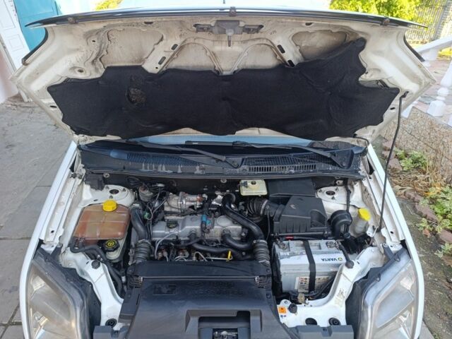 Белый Форд Транзит, объемом двигателя 1.8 л и пробегом 213 тыс. км за 6100 $, фото 3 на Automoto.ua