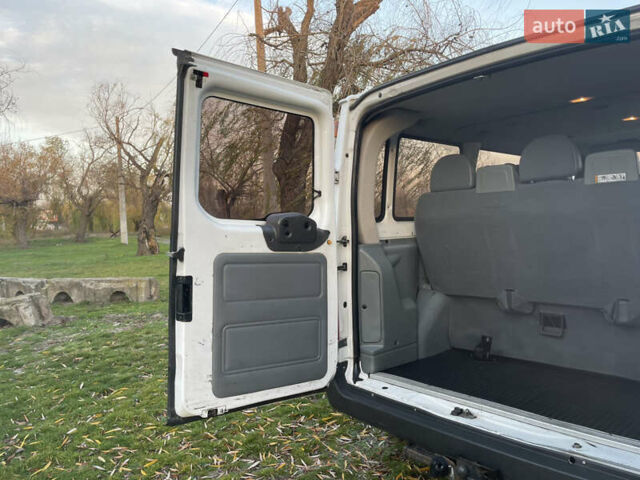 Білий Форд Транзит, об'ємом двигуна 2.2 л та пробігом 252 тис. км за 8600 $, фото 19 на Automoto.ua