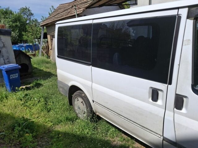 Белый Форд Транзит, объемом двигателя 0 л и пробегом 235 тыс. км за 6483 $, фото 2 на Automoto.ua