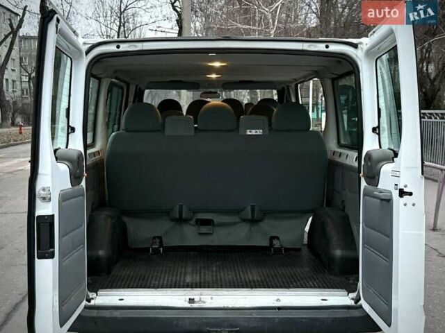 Белый Форд Транзит, объемом двигателя 2.2 л и пробегом 258 тыс. км за 9300 $, фото 13 на Automoto.ua